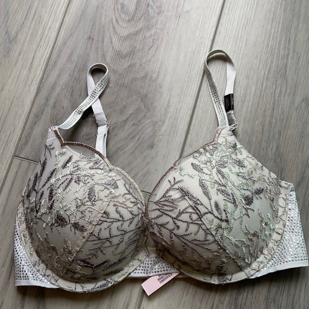 Gray and green 32C bra